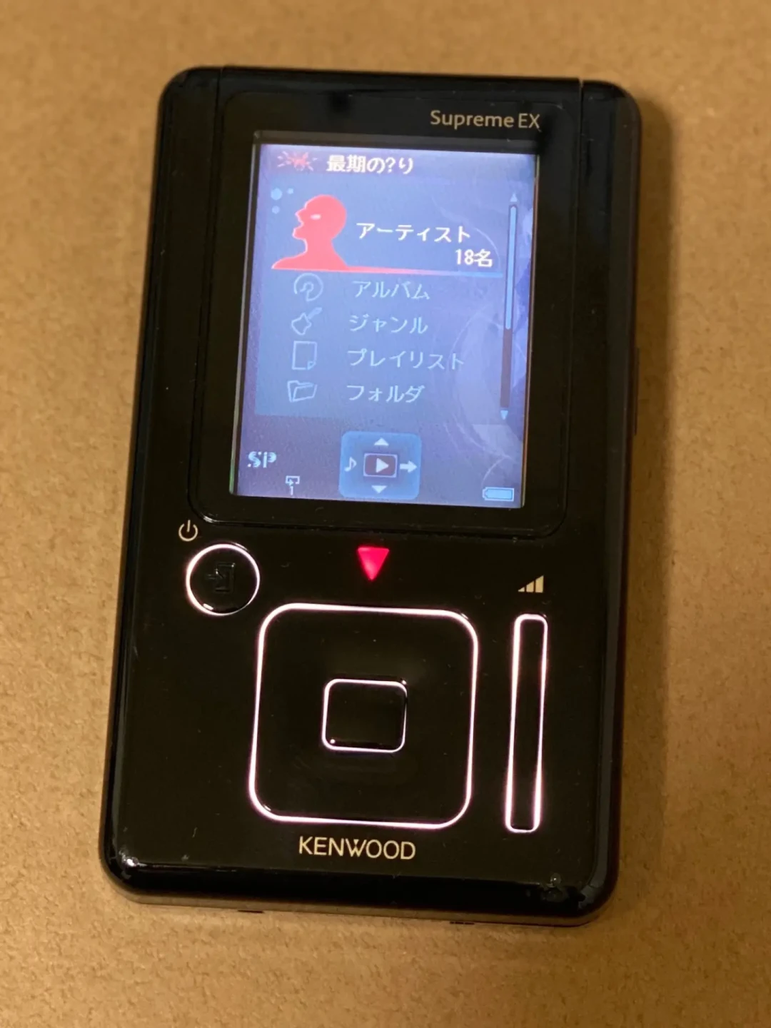 2000块抢一台20岁的建伍硬盘MP3：被叫了20年“女毒神机”的Media Keg，情怀账怎么算