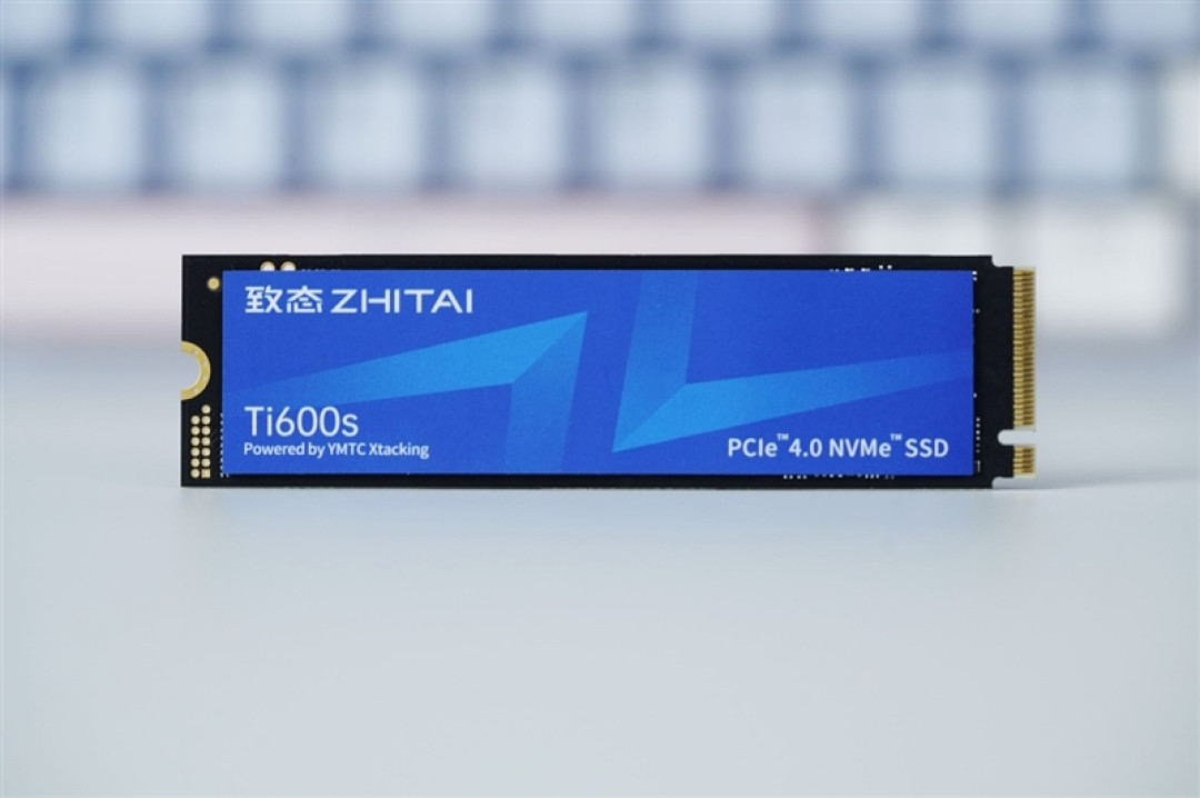 最强QLC到底有多强！致态Ti600s 2TB SSD评测: 顺序读取7400MB/s、写入寿命翻倍、温度低到离谱