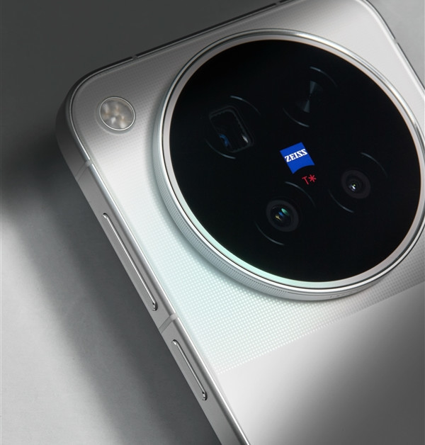 韩伯啸：vivo X500 Pro可能是最好的小屏旗舰