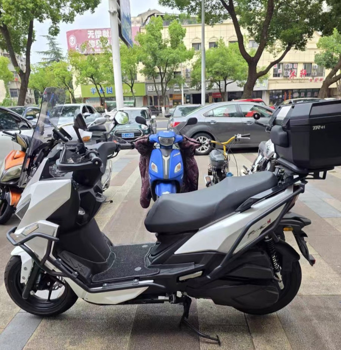 光阳摩托车整车