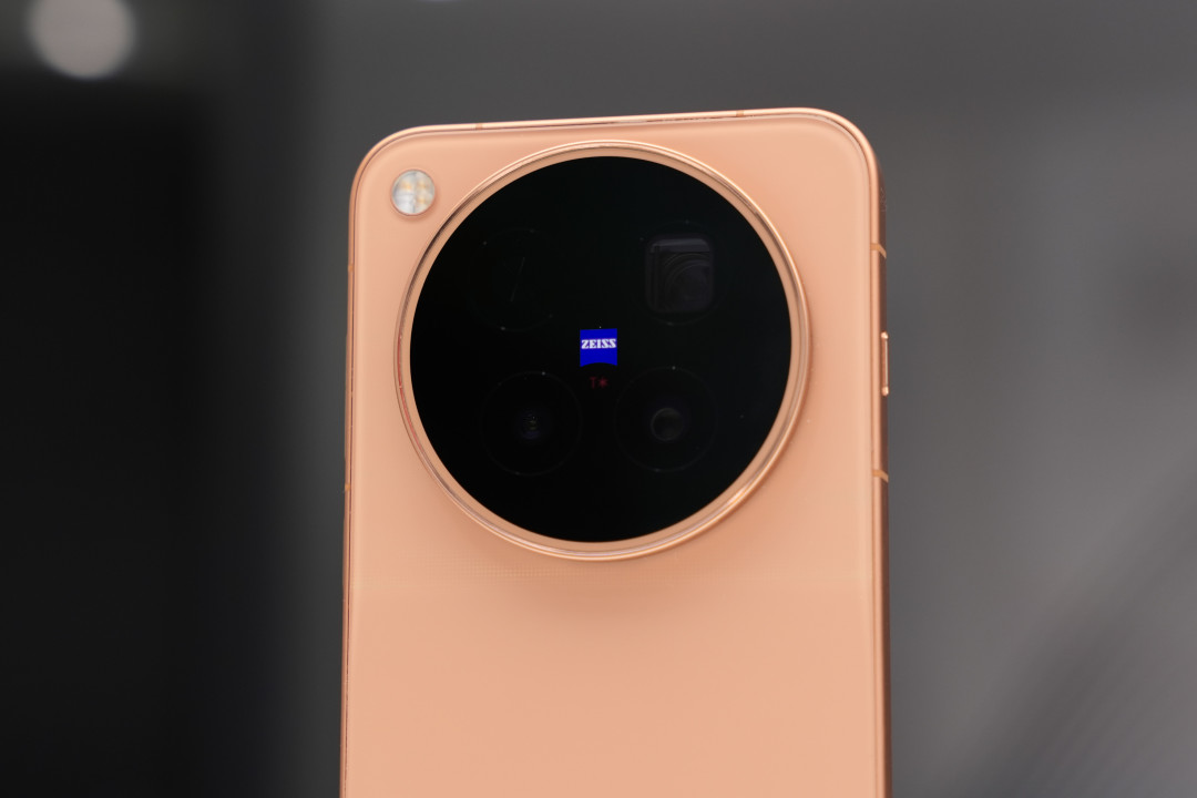 时隔一年再次深度体验 vivo X 系列,vivo X500 Pro Max 还是熟悉的味道吗?