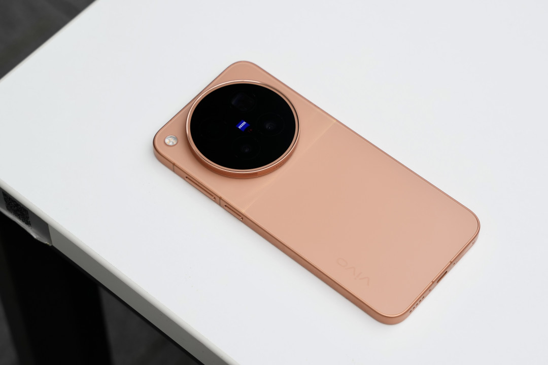 时隔一年再次深度体验 vivo X 系列,vivo X500 Pro Max 还是熟悉的味道吗?