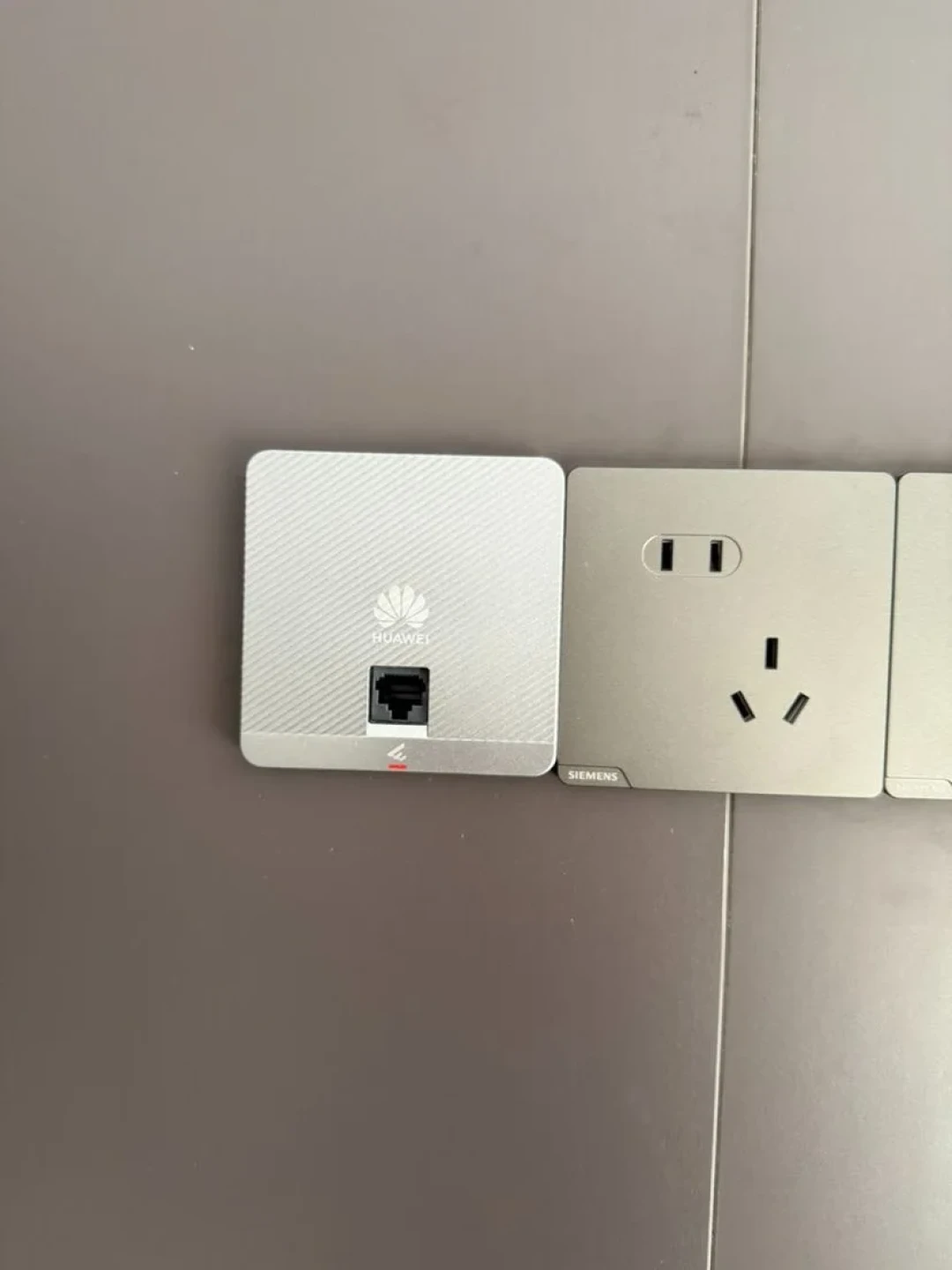九月的全屋组网红品,居然是PoE:面板AP