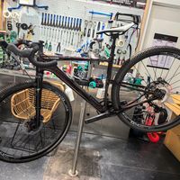 骑20km/h就累，不一定是你菜：389粉UP主的「刹车拖拽」爆款炸出76万播放和全网病历——我把B站1498条评论、小红书车派腿派之争和知乎的提速账对了一遍，给总觉得车沉的骑友排清0元能自查的五件事、哪笔钱值得花、什么时候该认账练腿