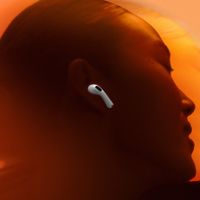 AirPods 5首发3天口碑劈叉：降噪被夸"半入耳之最"、音质被骂"人声挂电"——999和1149差的不只是无线充电，国补791元的四个坑和手里的旧AirPods换不换，一次说清