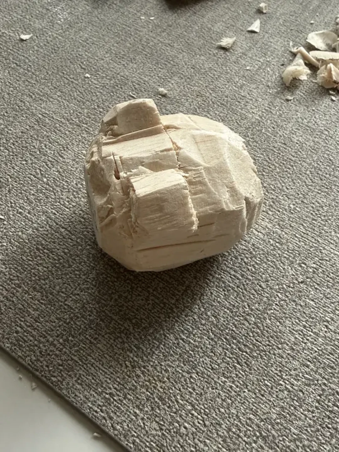 “椴木削不动”不是你手笨：翻完2万赞求助帖和四组翻车区评论区，我把木雕第一件的四个病根排成了自查表