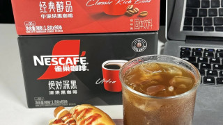 黑咖啡货架上的雀巢三兄弟：升级款6天刷了15条笔记，金牌100g悄悄涨到52元——口粮、提神、讲究三档的账，我对完了