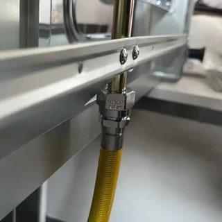 林内日式三眼灶种草帖刷屏：12A/13A气源、3C贴码开燃气和五年后没人修的账我对完了，付定金前先过这五关