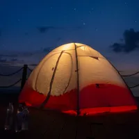 睡过两次就大面积脱胶、客服说是"折的"：牧高笛4条黑胶线的老化帖我对完了，国庆掏帐篷前先做这3个动作