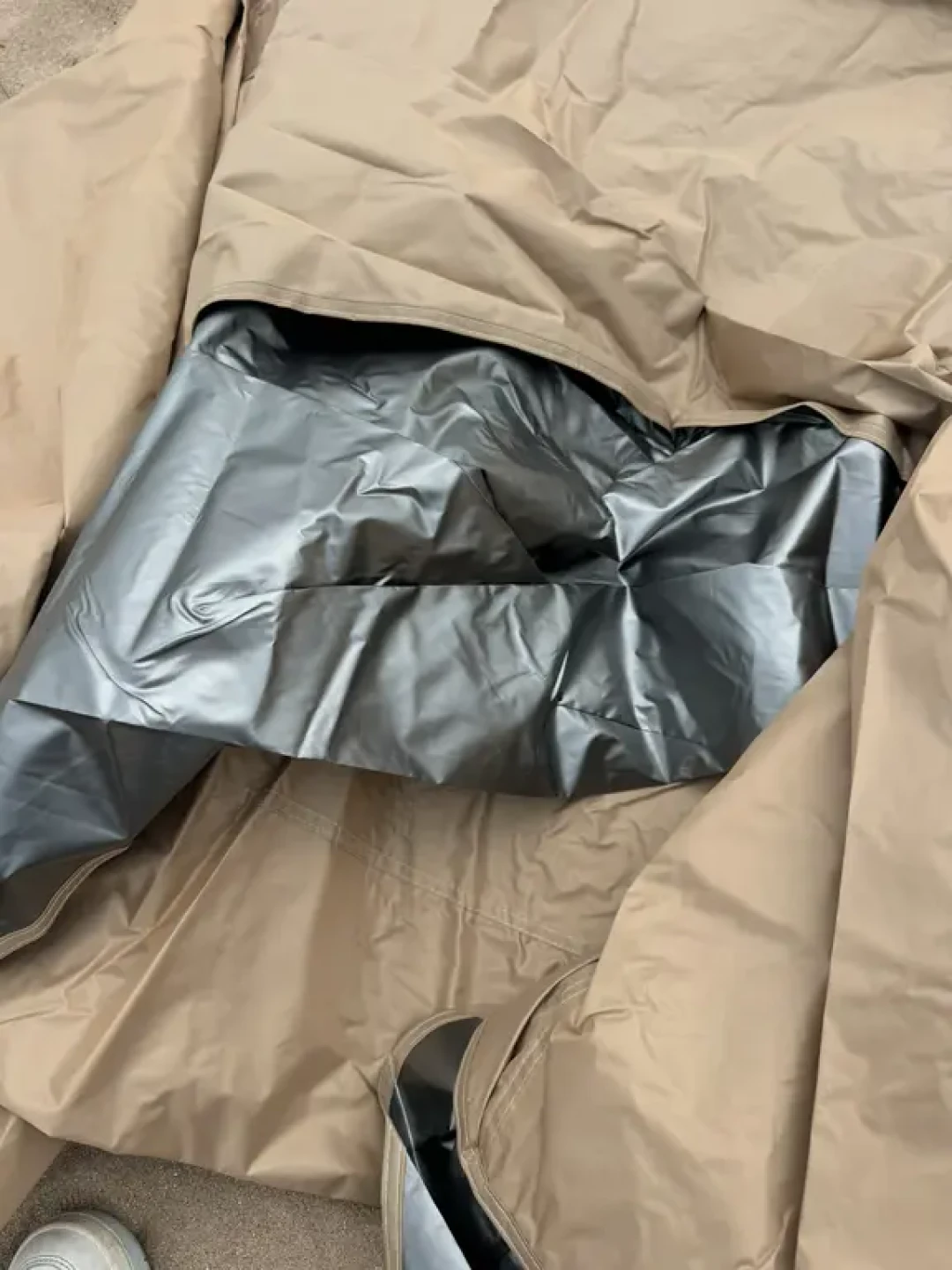睡过两次就大面积脱胶、客服说是
