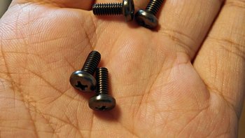 给显示器装机械臂前先给屏称个重：对完断裂帖的509条评论、三个品牌报沉头和40元到一千多的台账，这笔钱按屏重分