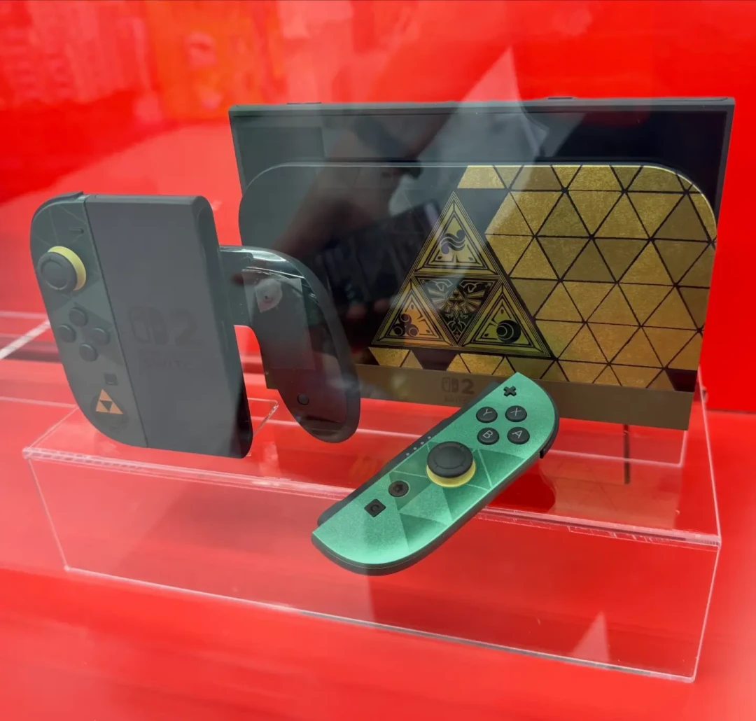 2769的Switch2撞上2700元的塞尔达限定机:对完9·1官价上调、eBay的900美元黄牛价和一条PDD连翻记录,秋天想入坑的人先把三条路算清