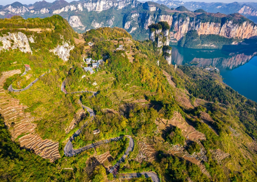 12天7条“跑山实测”刷屏:国庆进山的家用车,“操控”只值得信这5个变量