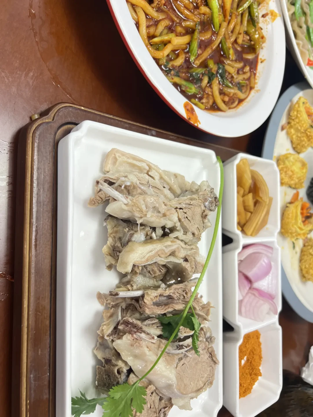 国庆去那拉提，吃饭比抢票更像盲盒：盘完5-9月30多条帖子，我先帮你验了验推荐的真假