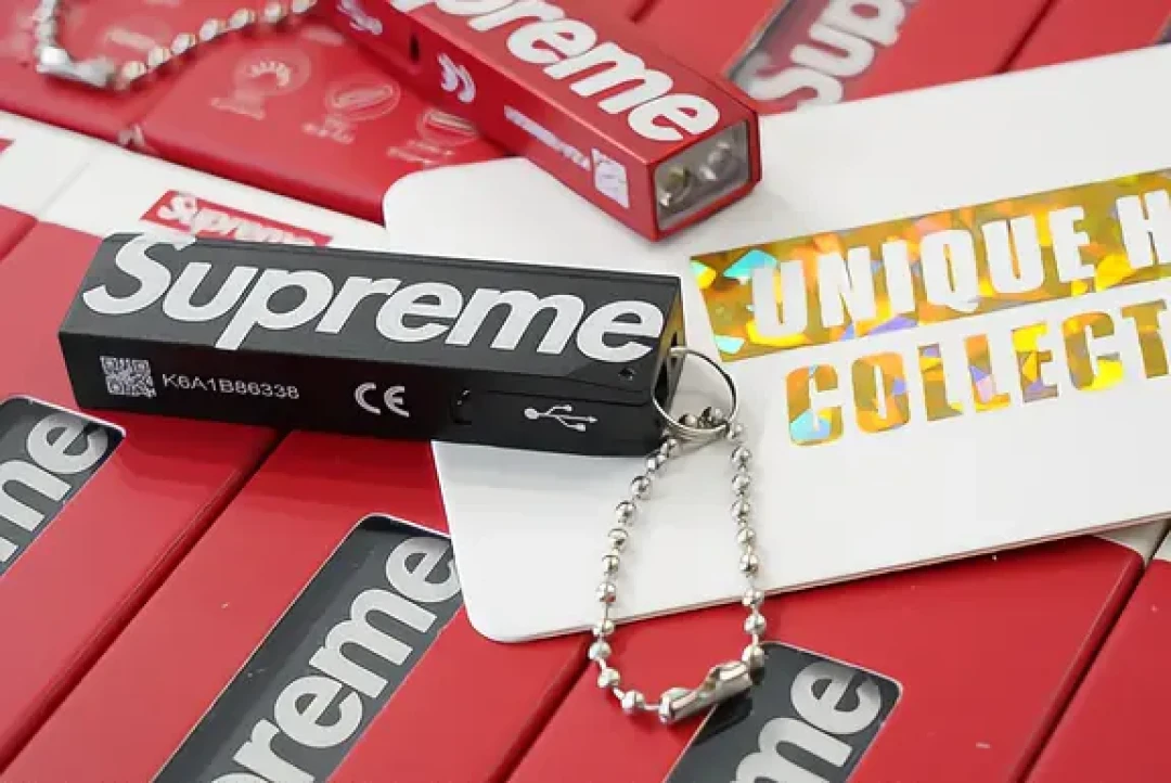Supreme×ACEBEAM钥匙扣手电香港补货:圈内认出是