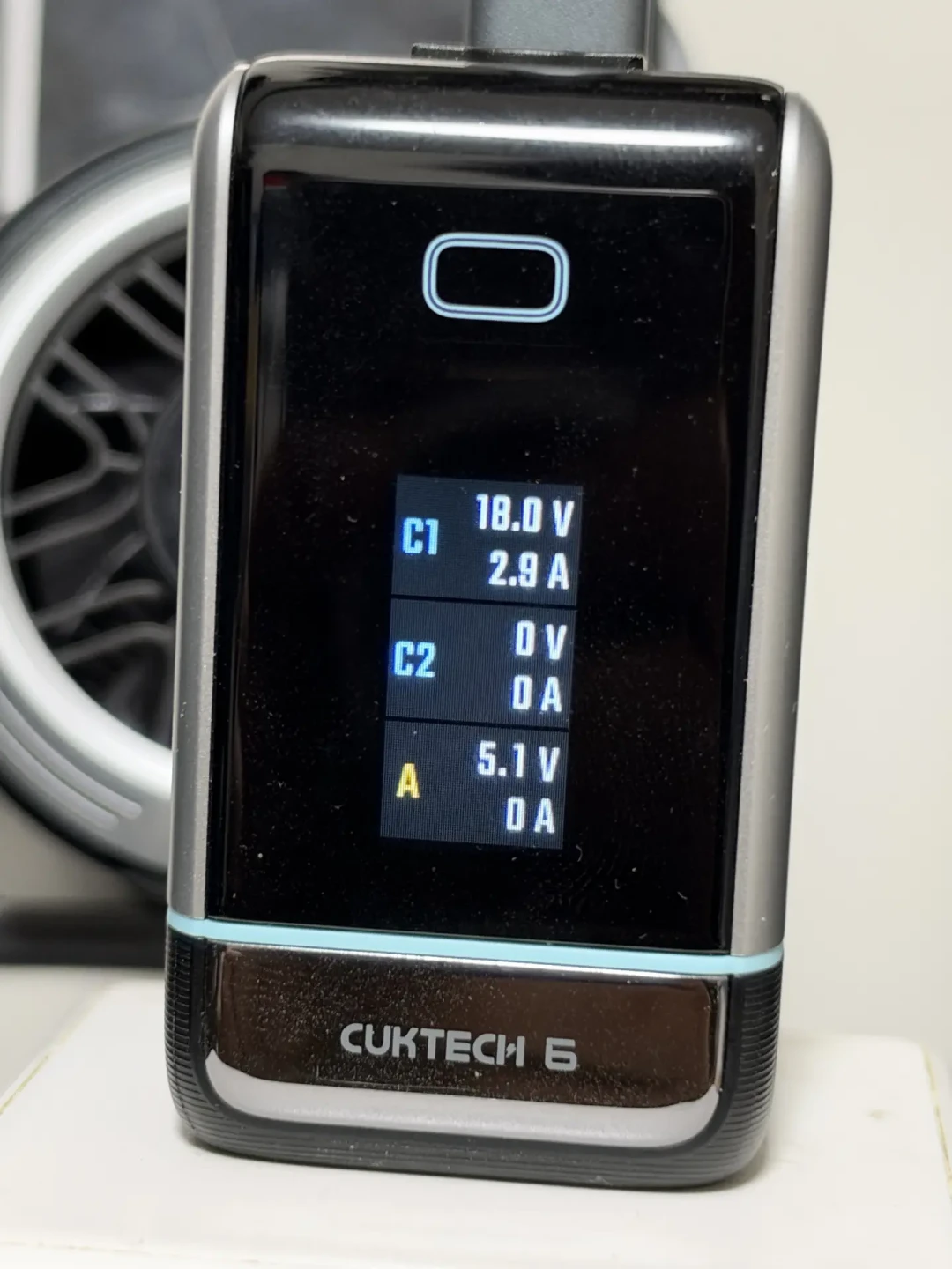 AVS快充之乱验货全记录:给绿联充电器挑iPhone18,别看那三个字母,得看18V那一档