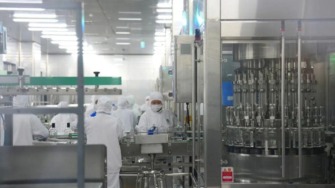 都说清香酒不该囤，宝丰的原酒却在酒厂先睡了三年：抱回家还能再存多久？