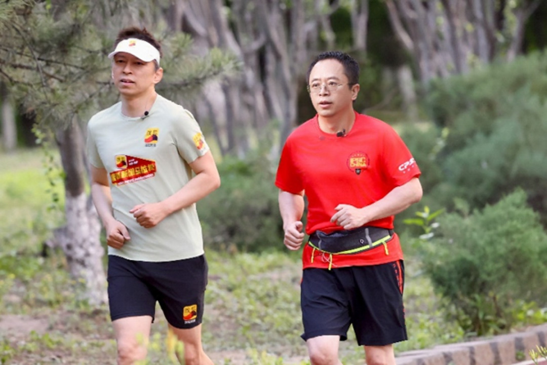 张朝阳的心理学切片比物理课收藏还高:这套“没吃药自救法”,哪半能抄,哪半千万别