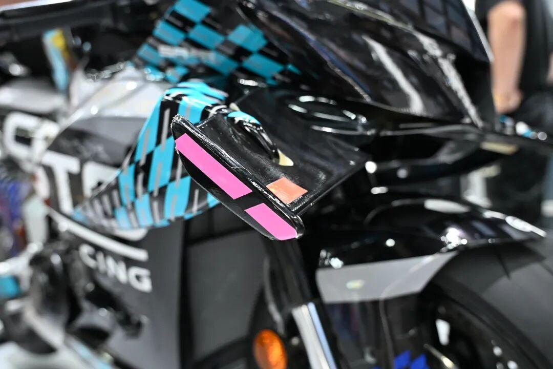 极速315.82km/h的春风V4SR-RR逛完摩博会:国产公升离能买还有多远,等等党该盯哪三个信号