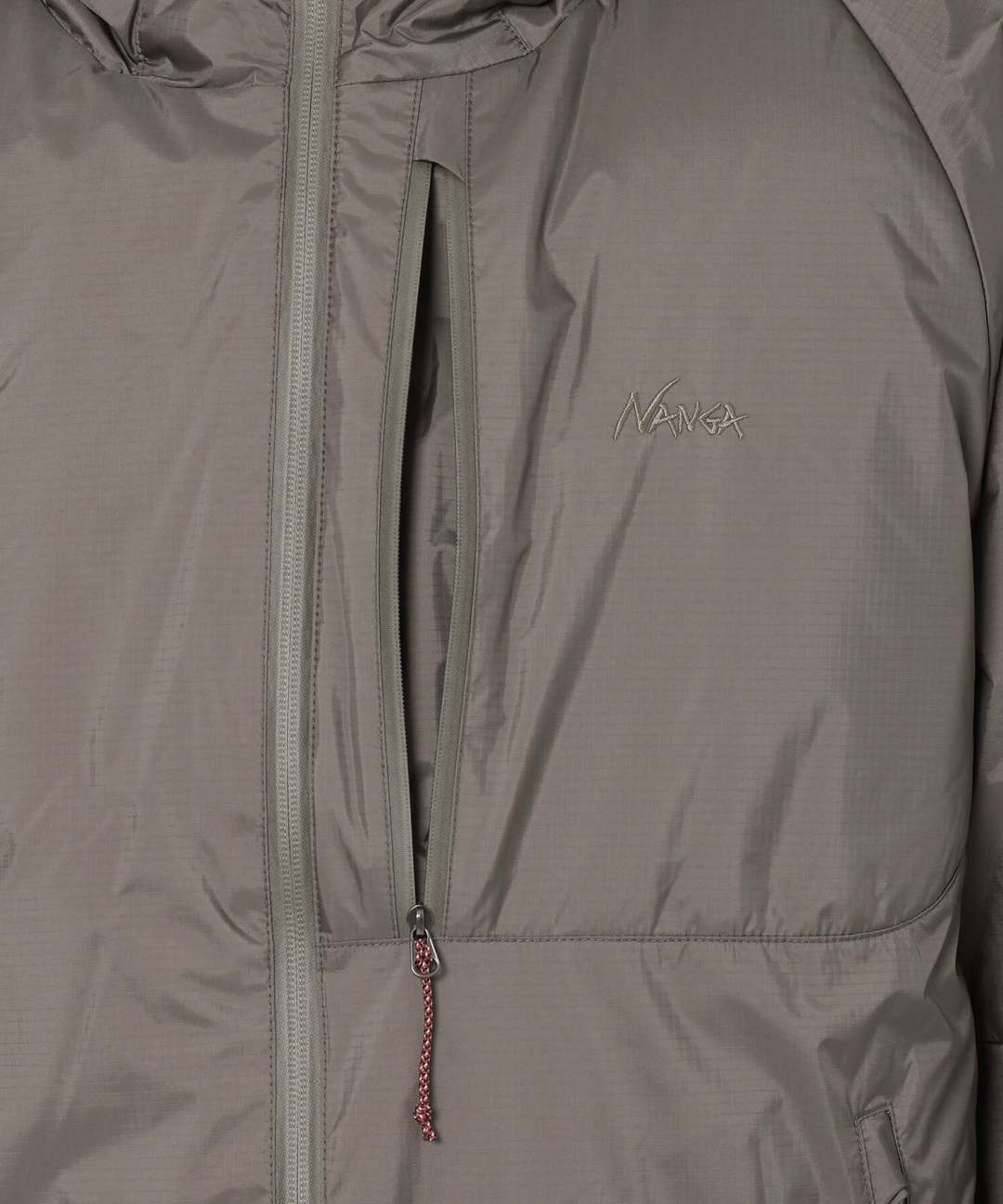 NANGA的S码衣长76cm:别拿国内经验选码,这10张官方尺码表先对完