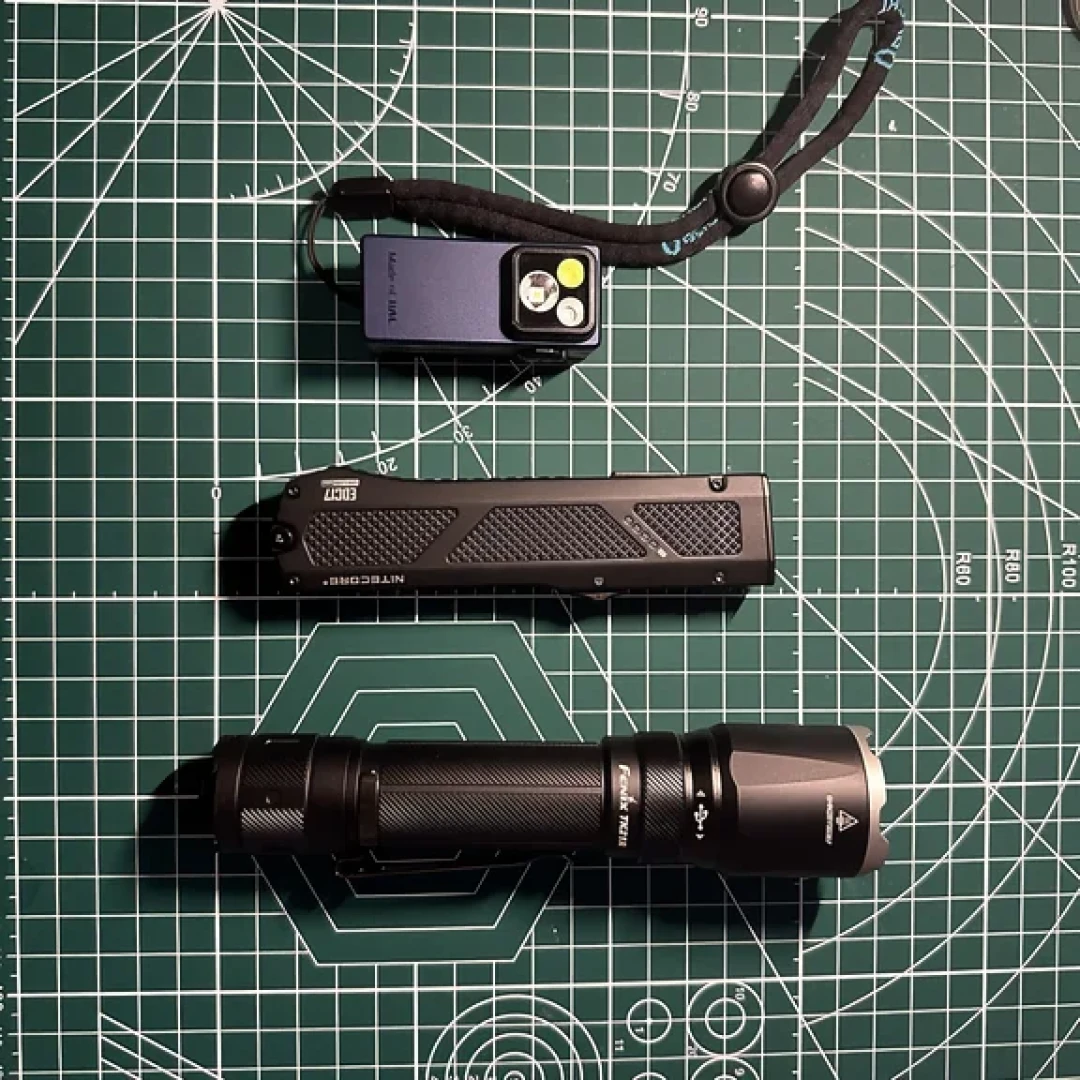 小方侠2开卖第二天,筒友算的却是一代的账:百元街价对首发268,到底谁该换灯?