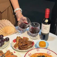 国庆在家开局，别急着把基酒凑成三剑客：翻了100多篇局帖和35条真实评论，把6个人的消耗和钱各算一遍，最贵的其实是剩瓶
