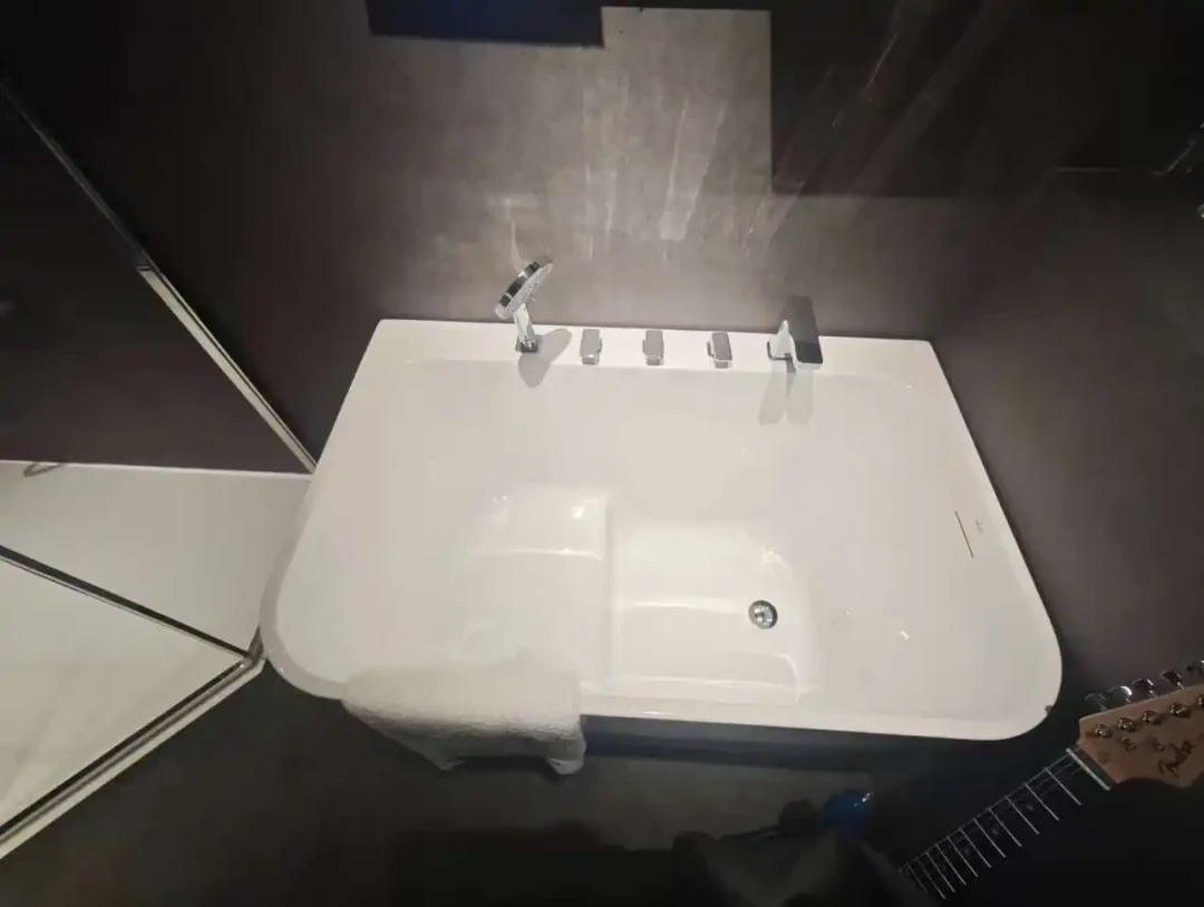 恒洁浴缸的
