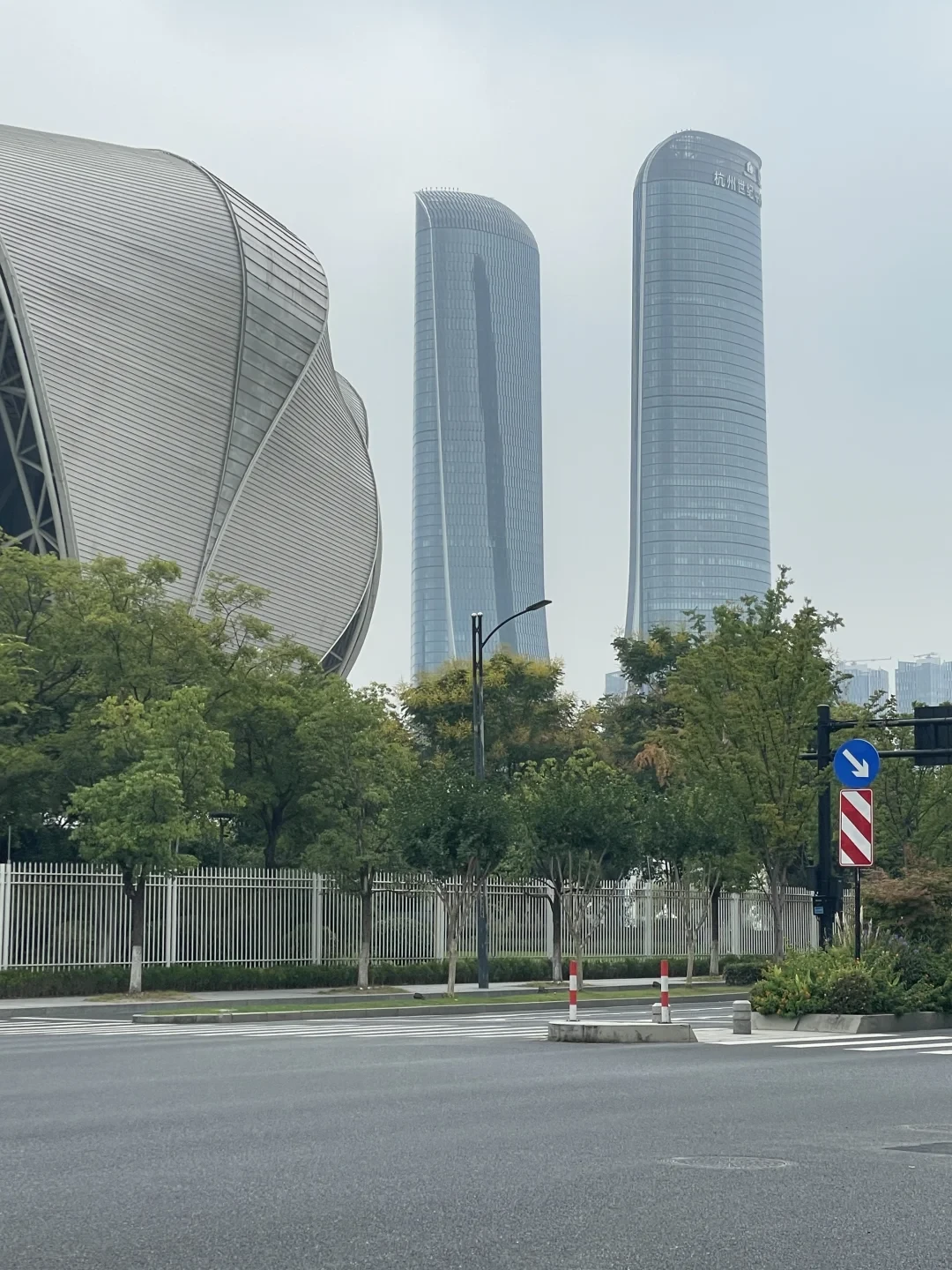 孙燕姿杭州场应援先于抢票开跑:歌词丝带94比90在PK、市集点位官宣免门票,“不只是去看”的窗口就这几个