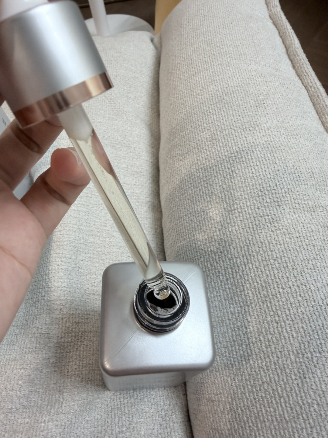 被广告喂到眼前的“拜耳防脱精华”开始有人交作业了:219的历史低价刚刷新、两拨评论吵起来了,下单前先把三本账算清