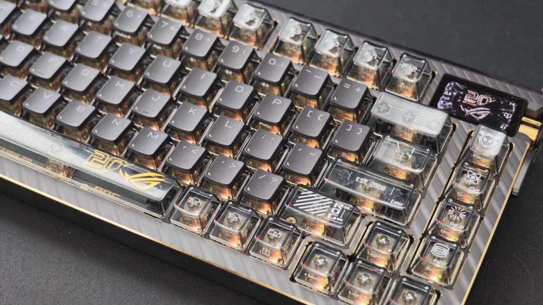 11.2万抽签、16.88万成交、20万刷屏:ROG 20周年全家桶,一套硬件四个价