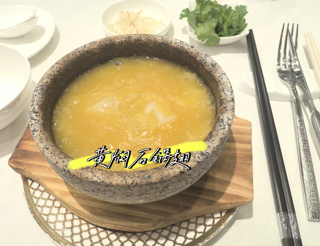 一桌16XXX,鲍鱼是冻的、叉烧上错了、米饭是半成品:隋坡今天这期阿一鲍鱼,把万元粤菜的坑集齐了