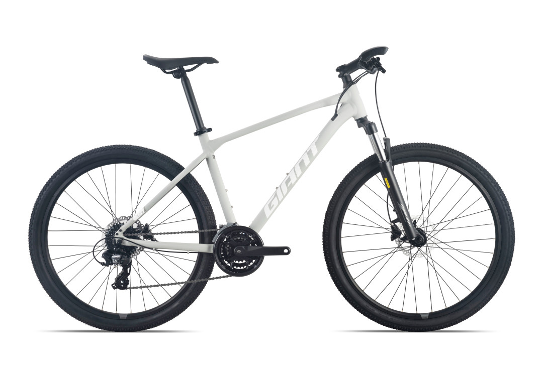国庆前10天买首车:喜德盛电商1300、门店1898,捷安特1998一分不让——对完4张价签和400条评论,先看你家附近谁有店
