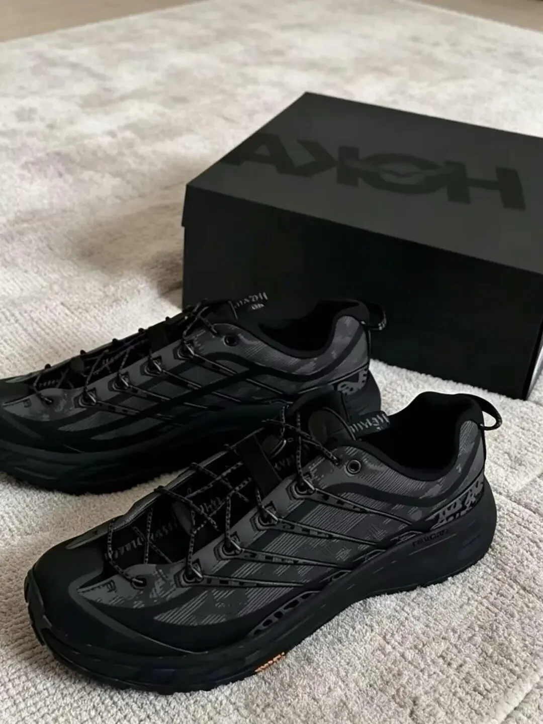 在专柜花1199买的HOKA被判