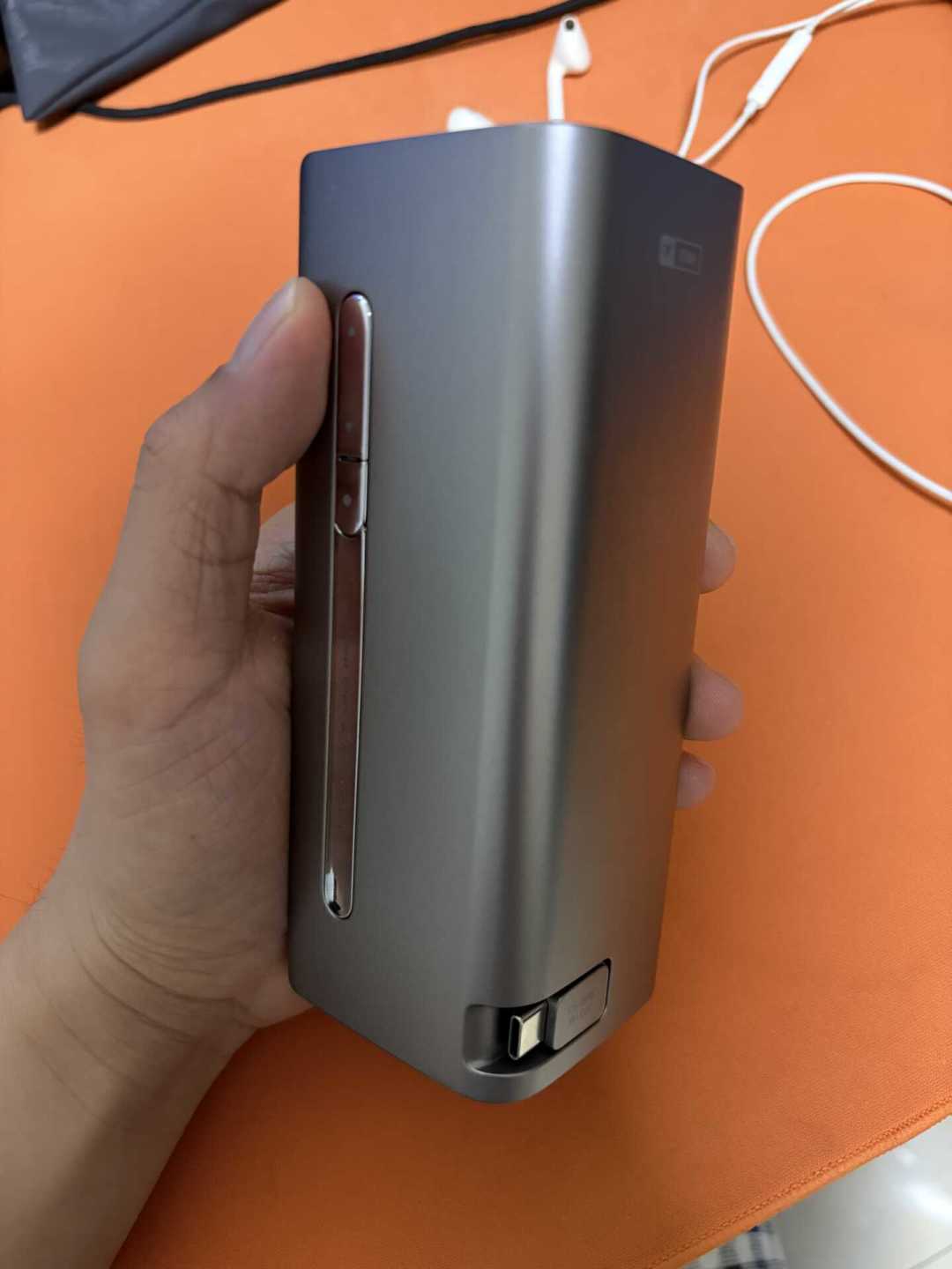 一度电都做得出,正浩却在充电宝上翻了车:Pro X 只卖海外、过热掉到30W,这批500-1500元档还值得等吗?