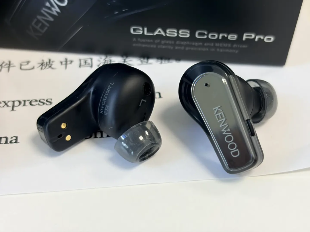 建伍把玻璃振膜装进了TWS：日淘2000块之前，先把App、编码、差价这三笔账对完