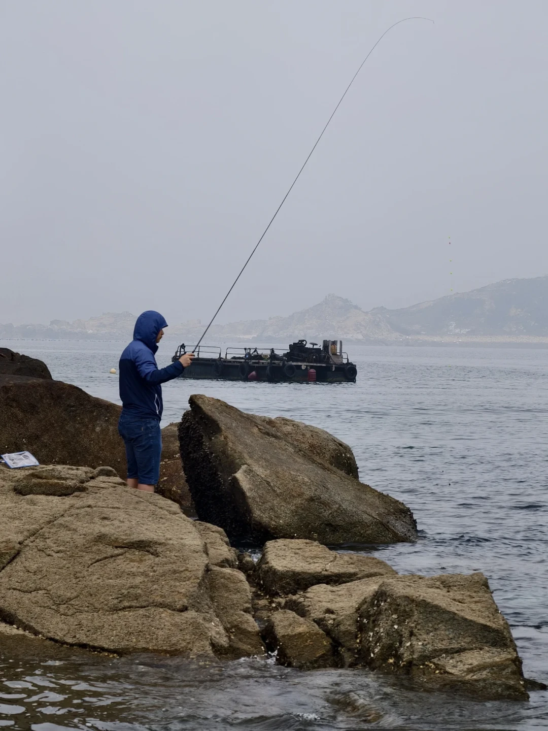 「手竿海钓」的帖子今年4月到现在集中刷屏:第一次下海要过的三道坎——目标鱼、矶竿“号”、回家那一次冲洗