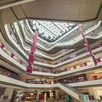 肖战生日周全国痛楼开排：谁办的、怎么领福利、值不值得去，出发前一次捋清