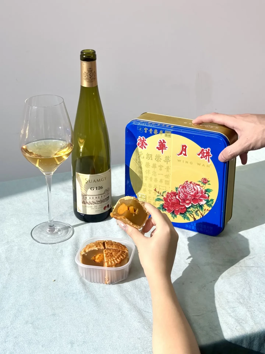 离中秋3天,「月饼配酒」的帖子刷屏却没一篇敢报价:同一瓶甜白十几个账号在发、剧本一字不差、官号还去评论区控评——甜度账、单宁账、软文账、价格账,我替你逐张核过了