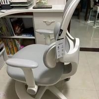 拯救初中生“歪扭”坐姿！腰靠有点东西！