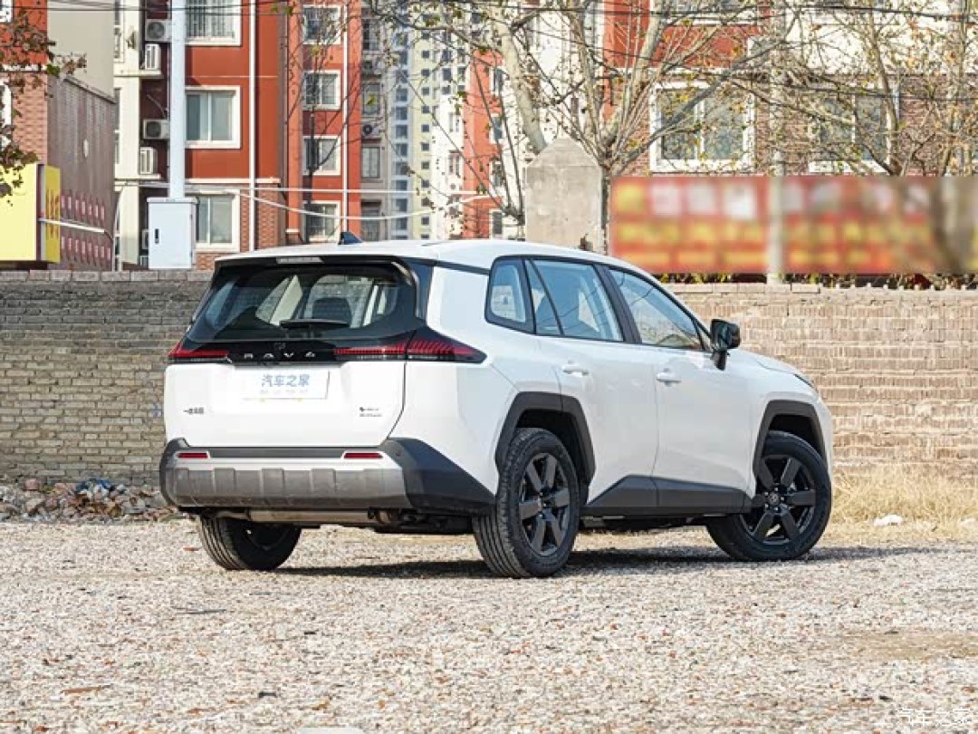 RAV4荣放探野版标价14.40万元,进店前先问自己有没有旧车