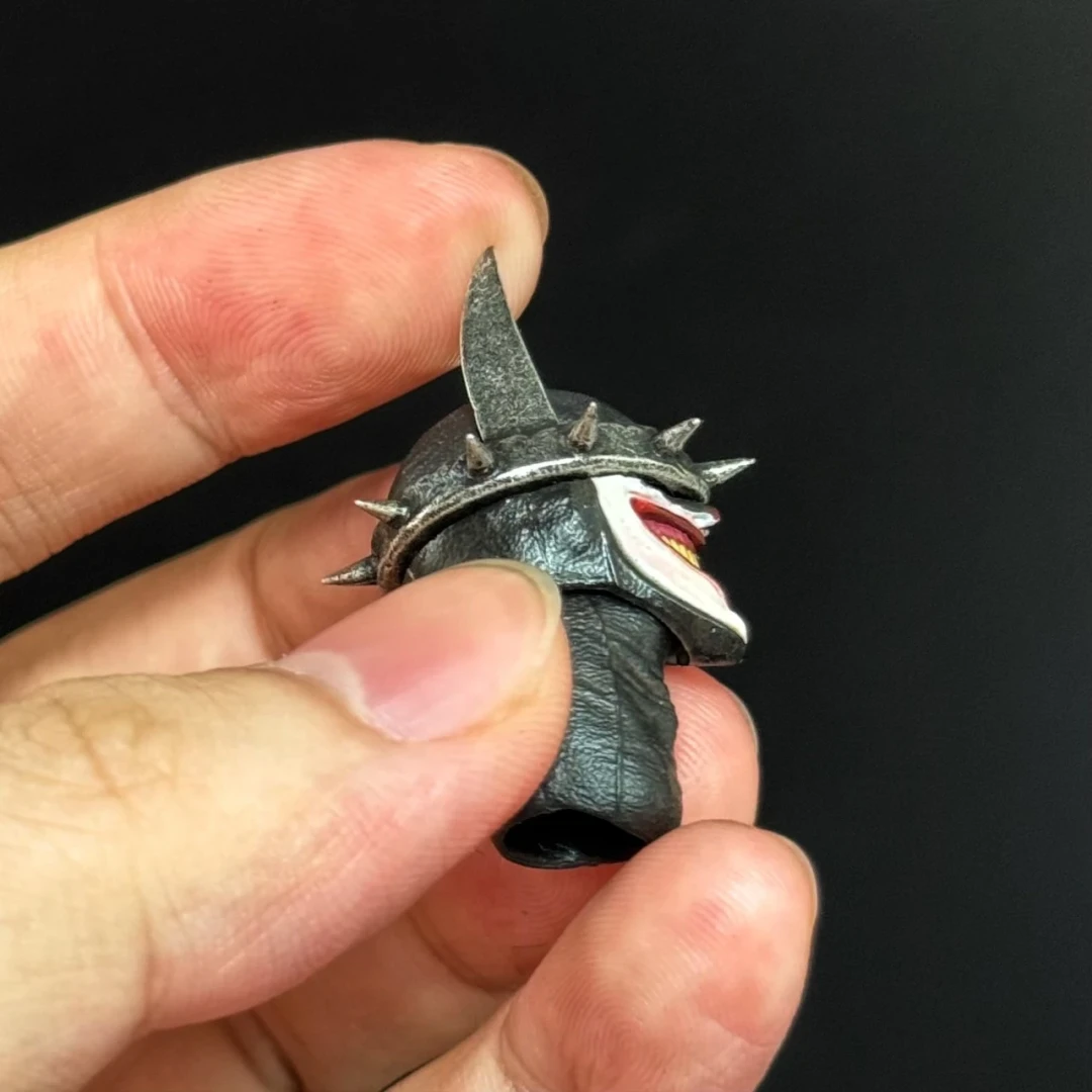 细节拉满但扎手指——良品制造「狂笑之蝠」1/12可动人偶深度把玩报告