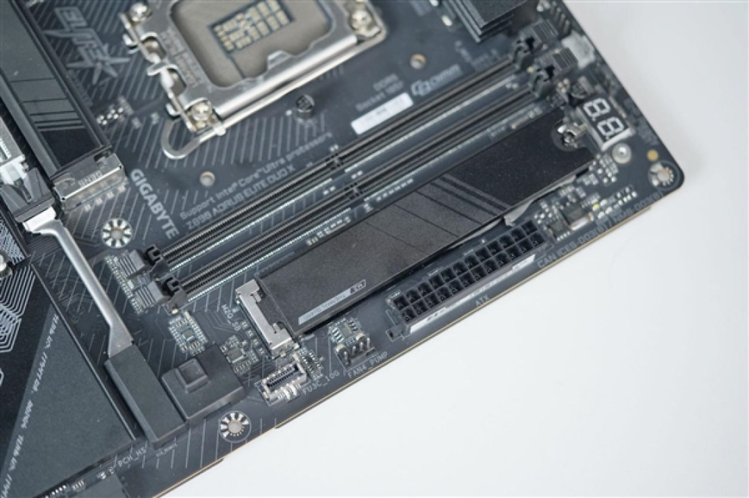 5个M.2插槽堆满!技嘉Z890 AORUS ELITE DUO X主板图赏