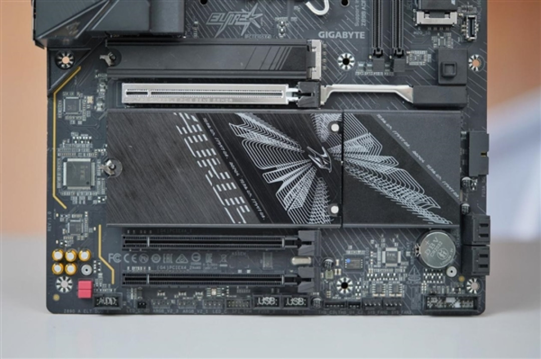 5个M.2插槽堆满!技嘉Z890 AORUS ELITE DUO X主板图赏