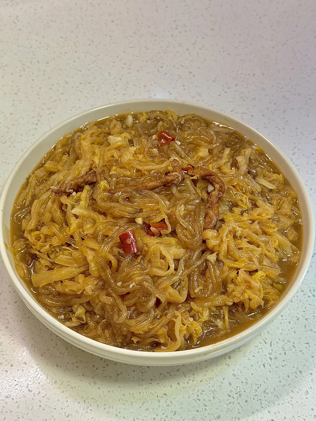 喊着"没有防腐剂"的谢广坤酸菜,检出苯甲酸0.721g/kg、超13万袋已售罄:急着退或者急着护之前,先把三笔账算完