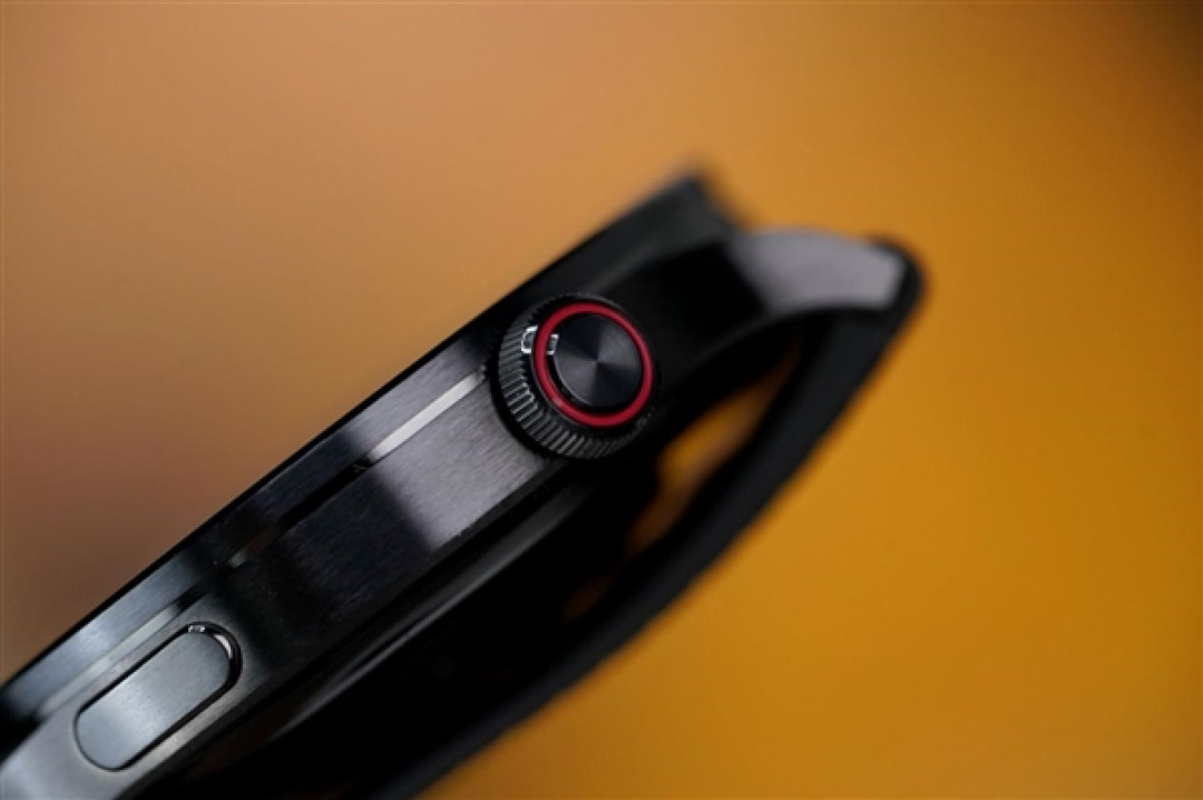 钛合金机身+蓝宝石玻璃!vivo WATCH 6图赏