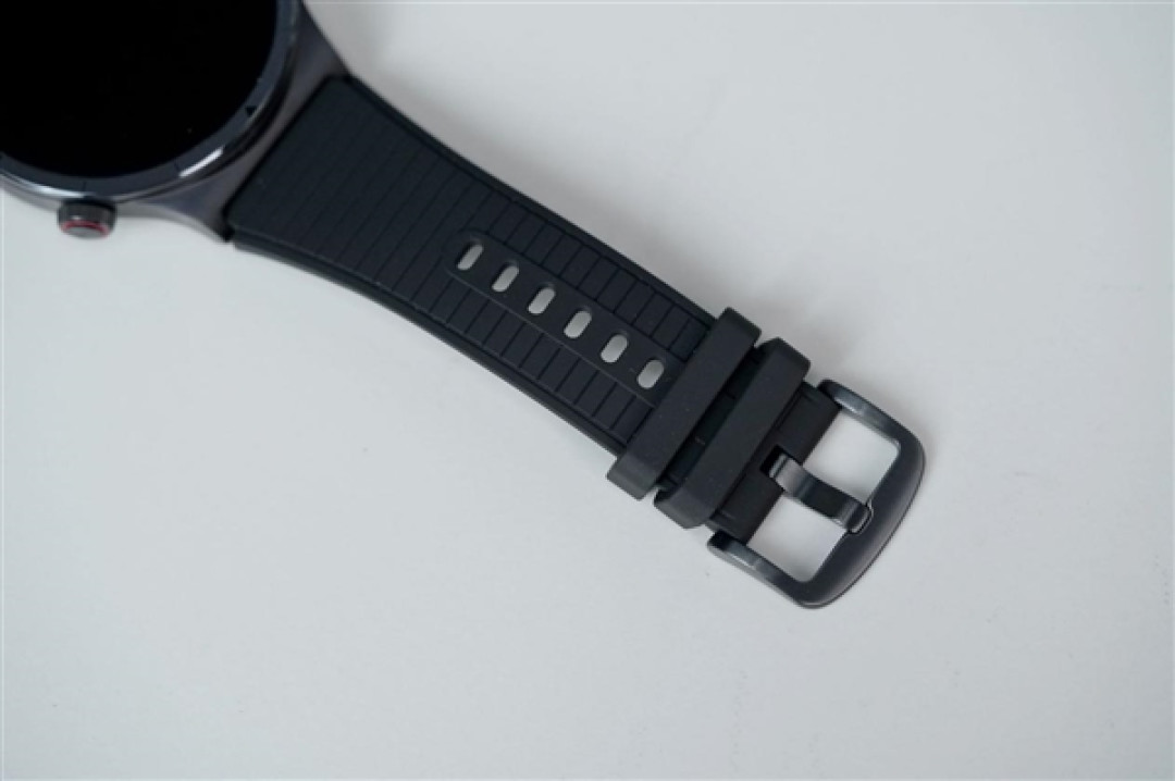 钛合金机身+蓝宝石玻璃!vivo WATCH 6图赏