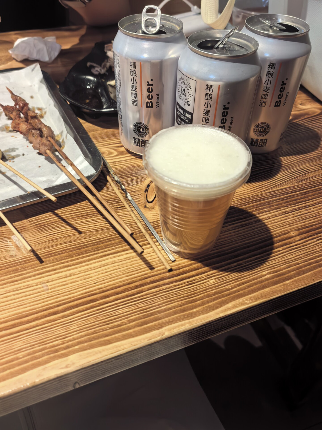 离中秋3天,想喝胖东来啤酒的:永辉货架上正在「消失」、官方小程序每天10点抢还限购5箱、线下有人把3块75的卖到9块一罐——渠道账、价格账、口碑账、代购账我替你摆齐了