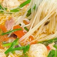 下班不知道吃什么，就这样一锅煮吧，简单又鲜香
