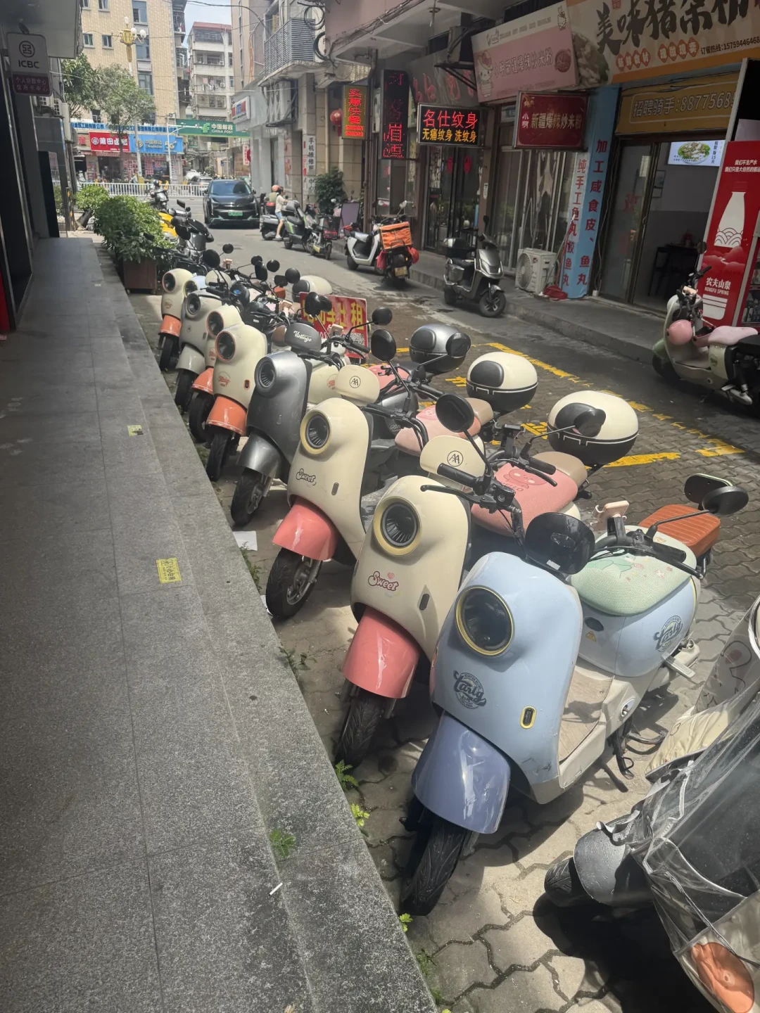 双节租到的台铃,和店里那台不是同一个世界:跨城对完20-70元/天的报价、报警退订帖和两块驾照提醒,下单前先过这五关