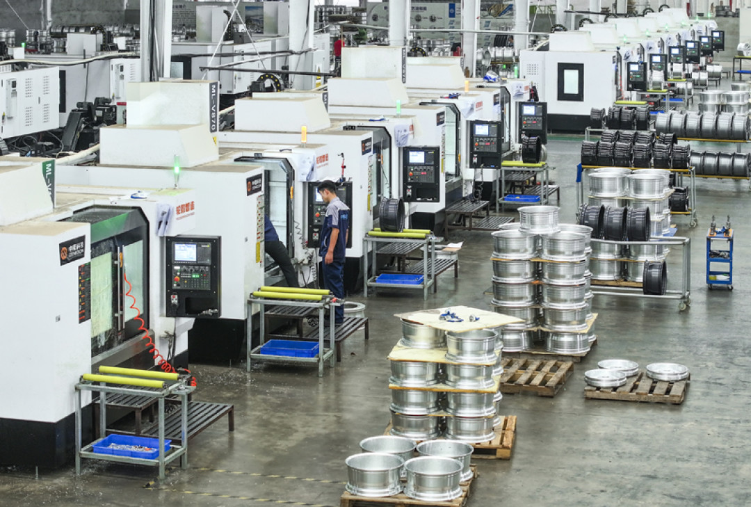 新车平均首次故障提前至7.4个月、质量类投诉8个月暴涨78.86%:我核完车质网18万宗投诉的结构、增程/插混/纯电的质量排名、夏季续航达成率71.46%和半年500+款新车的「速成车」信号——金九银十下订前,先分清「首批权益」和「首批风险」